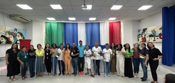 ETE de Bezerros desenvolve bengalas com sensores de proximidade e doa equipamentos a estudantes cego