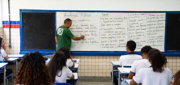 Pernambuco abre mais de 60 mil vagas em escolas estaduais para 2026; saiba como fazer matrícula