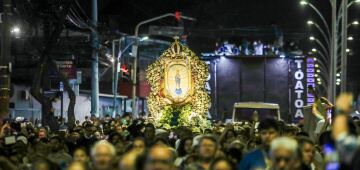Procissão da Bandeira inicia celebrações da Festa do Morro da Conceição no Recife
