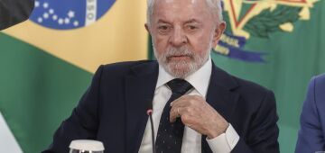 Empresários deveriam propor redução da jornada de trabalho, afirma Lula