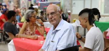 Júlio Lancelotti promove almoço de natal para moradores de rua em SP