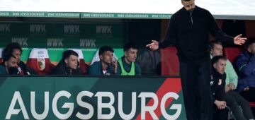 Augsburg demite seu treinador após cinco meses