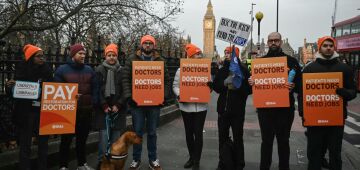 Inglaterra registra 14ª greve de médicos em menos de dois anos