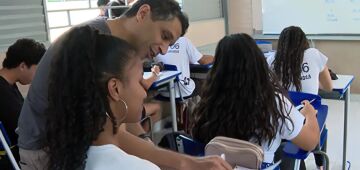 Professores podem acumular cargo público, decide Congresso