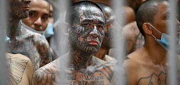El Salvador condena membros de gangues a penas de até mil anos de prisão