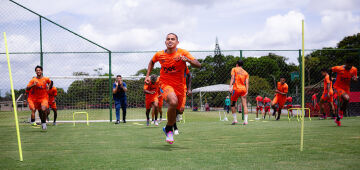 Sport: exame constata lesão na coluna e Adriel só volta aos gramados em 2026