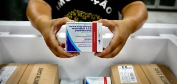 Governo começa a distribuir vacina contra vírus sincicial respiratório