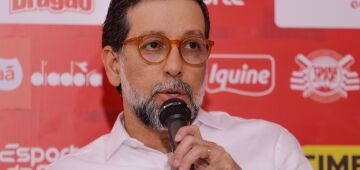 Becker cita dificuldade em negociação com Liga e impacto do rebaixamento de 2022