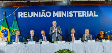 Lula cita Tarcísio, Ratinho, Zema e Caiado como 'adversários' em 26 