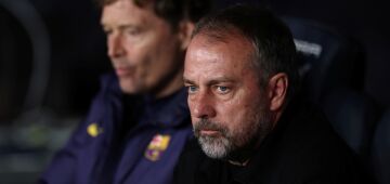 Técnico do Barcelona critica ausência de Raphinha na seleção do ano da Fifa: "É uma piada"