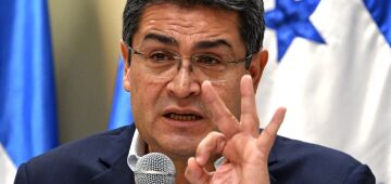 Ex-presidente indultado por Trump nega planejar retorno a Honduras