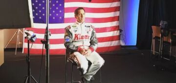 Ex-piloto da Nascar é um dos 7 mortos em acidente aéreo nos EUA