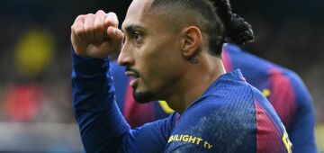 Raphinha marca, Barcelona bate Villarreal e encerra ano 4 pontos à frente do Real Madrid