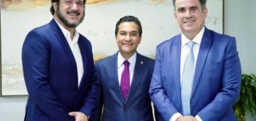 Caciques do Centrão se encontram após reunião com Flávio e senador falar em candidatura irreversível