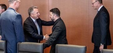 Zelensky se reúne com enviados dos EUA em Berlim para negociar fim do conflito
