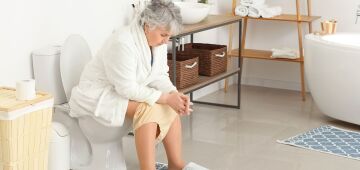 Constipação em idosos exige atenção de cuidadores e profissionais da saúde