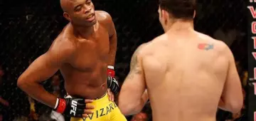 Algoz de Anderson Silva, Weidman aceita desafio após show do brasileiro: "Seu Venom está aqui"