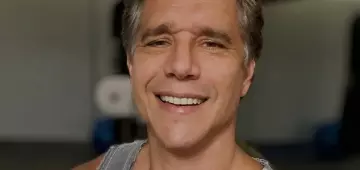 Márcio Garcia cai no choro ao falar de câncer enfrentado por 'filho de quatro patas'
