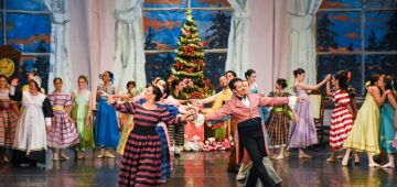 "O Quebra-Nozes" reúne mais de 100 bailarinos em espetáculo gratuito no Teatro Luiz Mendonça