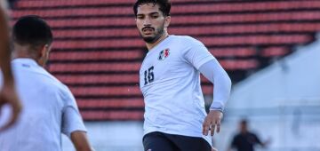 Santa Cruz apresenta oficialmente o volante Andrey, que celebra chegada ao clube: "É uma honra"