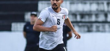 Santa Cruz: Rodrigues tem caminho aberto para titularidade após lesão de Alex Ruan 