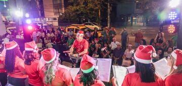 Unimed Recife espalha alegria do Natal no bairro da Ilha do Leite