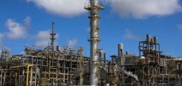 Petrobras renova contratos de quase R$ 100 bi com a Braskem