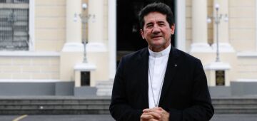 Natal: Missa do Galo celebra nascimento de Jesus em frente ao Quartel do Derby, no Recife