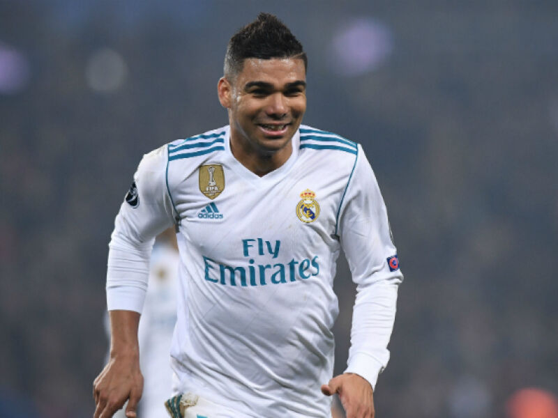 Melhor volante do mundo para Tite, líder Casemiro divide méritos