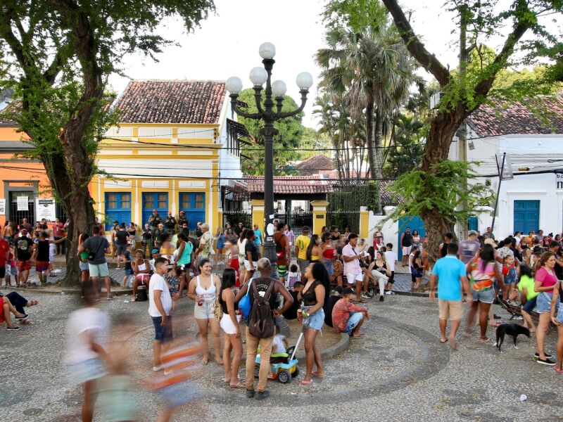 Domingo de prévias carnavalescas em Olinda tem policiamento reforçado e nenhum registro de confusão