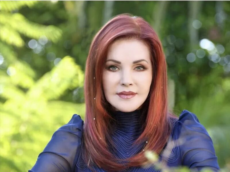 Priscilla Presley dá fim a disputa sobre herança de Lisa Marie, única filha  de Elvis - Folha PE