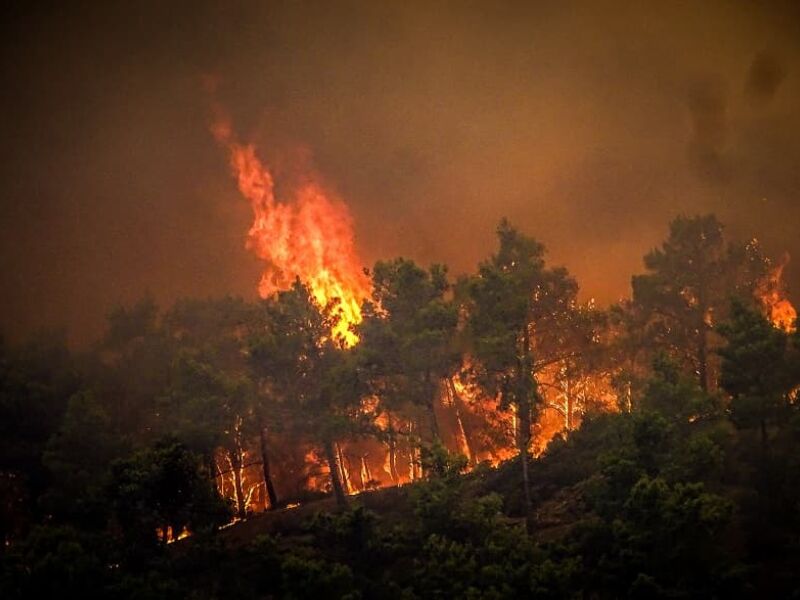 Brasil tem alerta de calor sufocante e tempestade nesta sexta