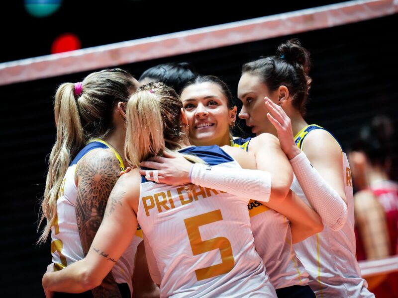 De olho em vaga nos Jogos de Paris 2024, Brasil inicia disputa do  Pré-Olímpico feminino de vôlei - Folha PE