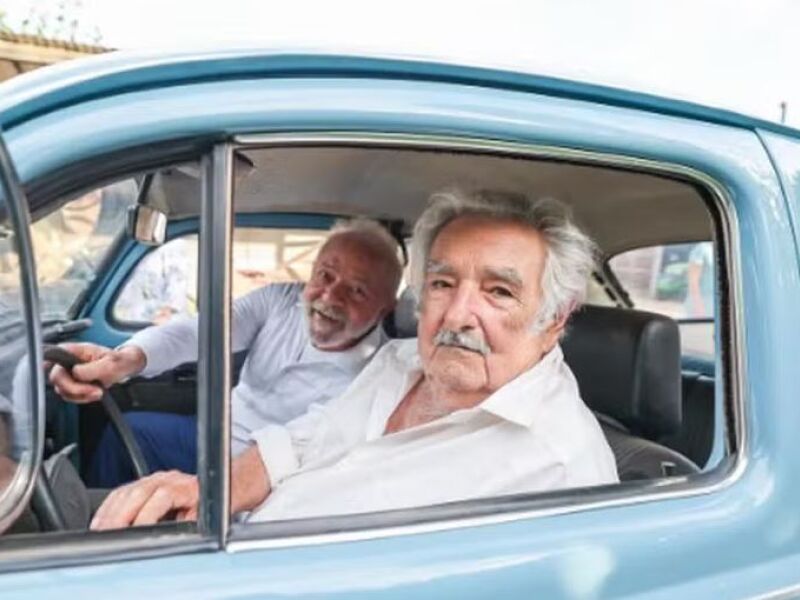 Icônico Fusca azul de Mujica já deu carona a Lula e foi cobiçado por xeque árabe