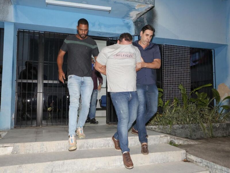 Justiça manda soltar homem que agrediu mulher em restaurante após confundi-la com transexual