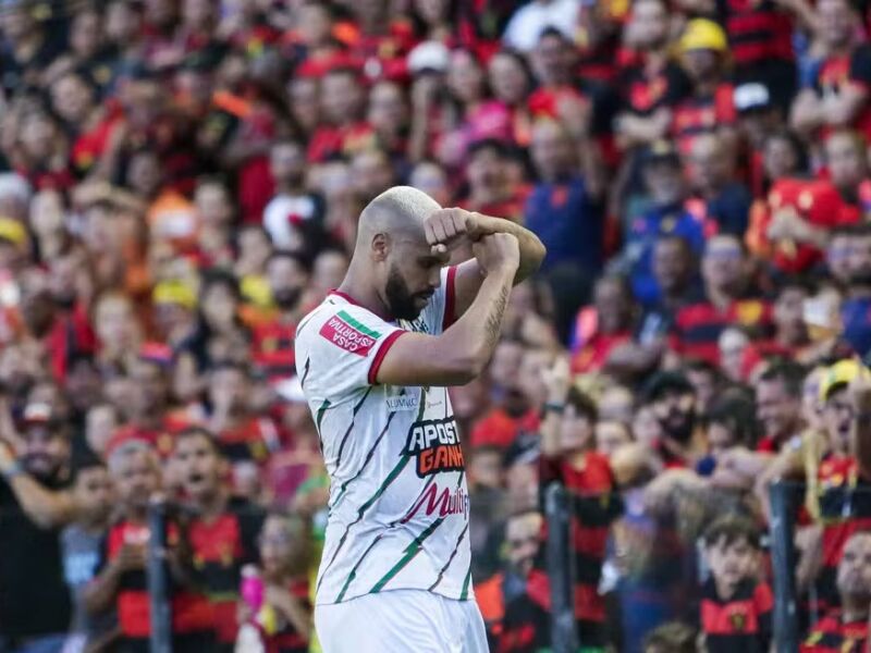 Santa Cruz acerta contratação de Everton Felipe, que estava em período de testes