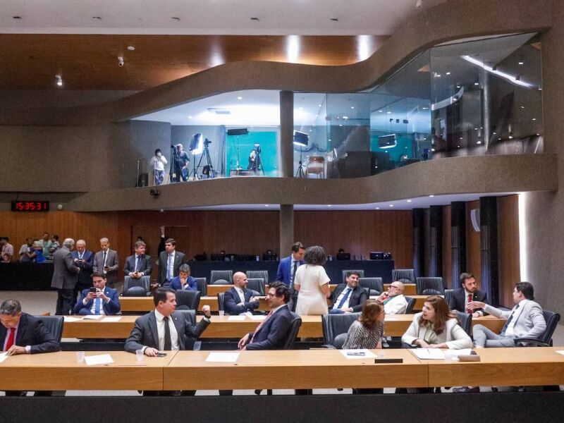 Comissão de Finanças da Alepe aprova pedido de empréstimo e LDO