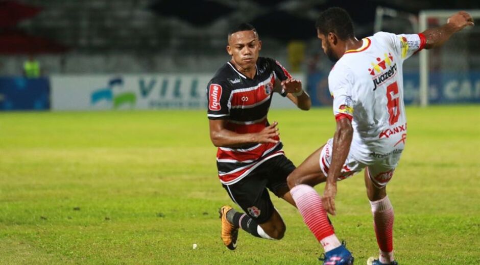 Santa Cruz oficializa atacante Robinho; jogador passou pelo clube em 2018