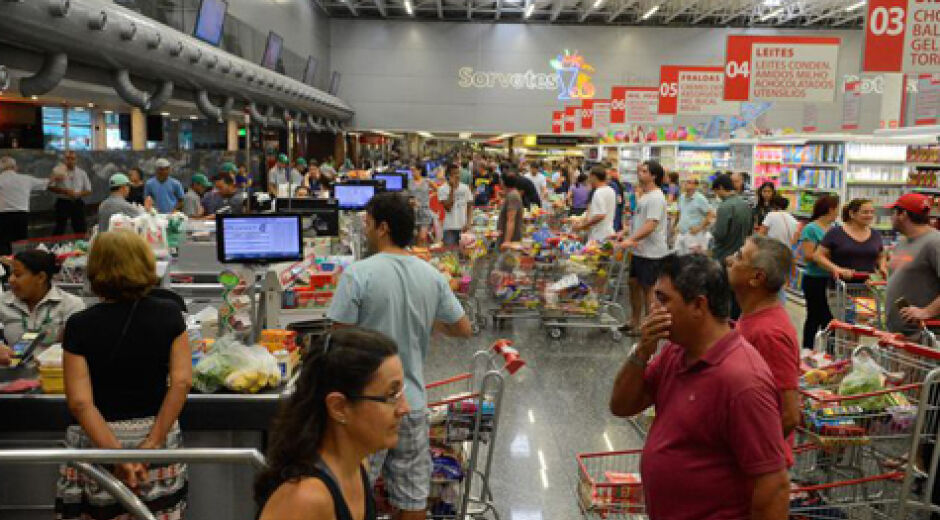 Consumo das famílias cresce 0,1% no 3&ordm; trimestre de 2025 ante o trimestre anterior, diz IBGE