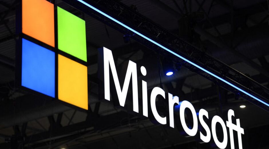 Microsoft enfrenta processo antitruste de £1 bilhão sobre serviço em nuvem no Reino Unido