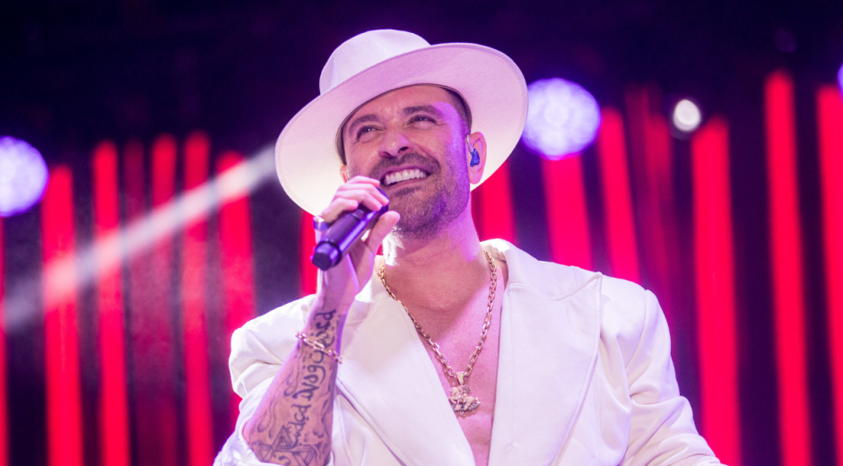 Diogo Nogueira comemora 20 anos de carreira correndo o Brasil com turnê; Recife é uma das cidades