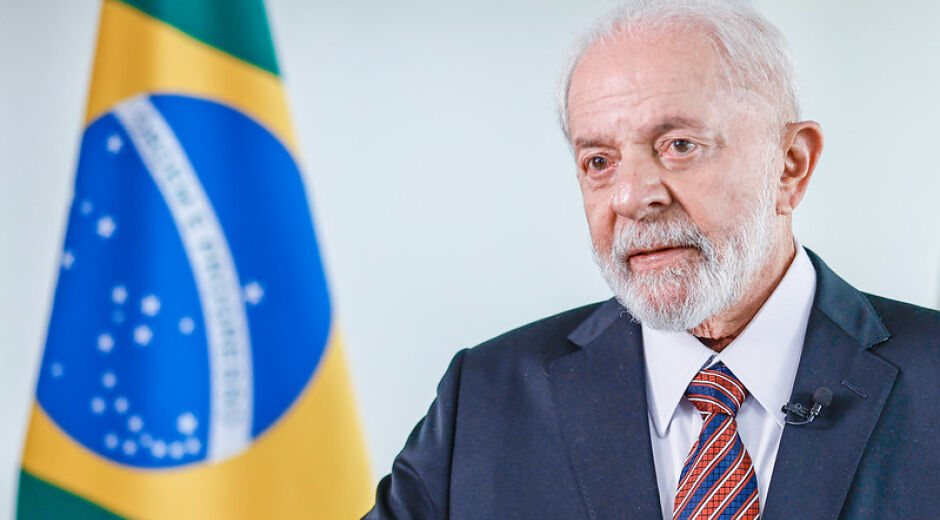 Lula dá entrada em hospital em Brasília após acidente doméstico, com corte na nuca