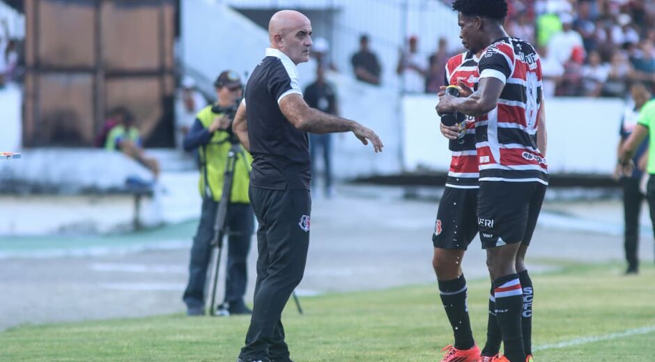 Santa Cruz: Itamar Schülle celebra semana de treinamento antes do ínicio da sequência de clássicos  