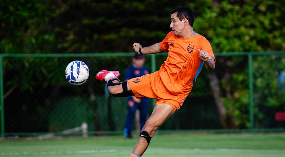 Sport vive expectativa de retornos de centroavantes para final contra o Retrô