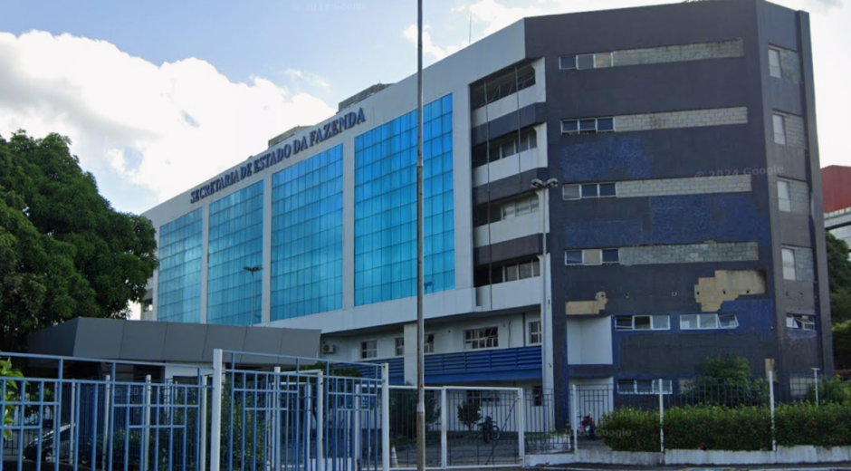 Sefaz-SE divulga edital para auditor fiscal tributário com salário de até R$ 22.541,47; confira