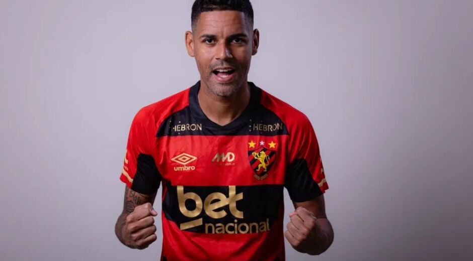 Sport anuncia a contratação do lateral-direito Aderlan