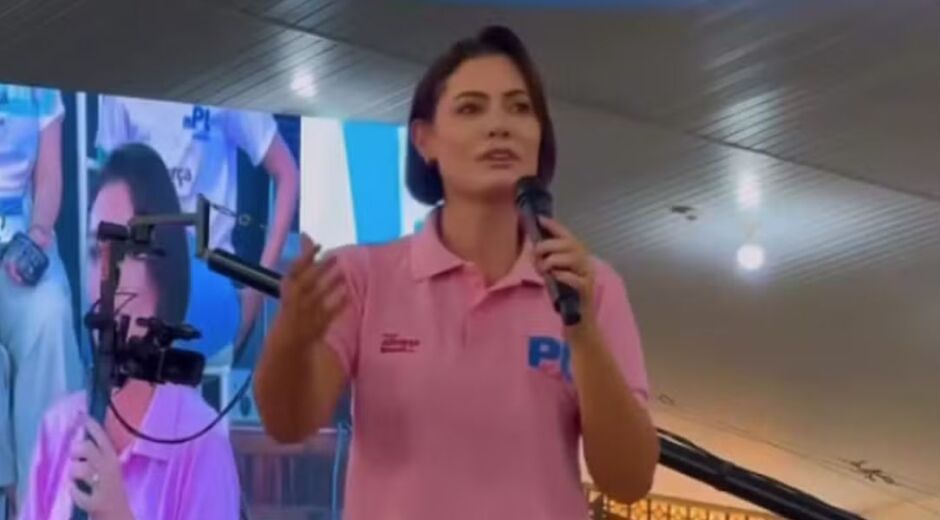 Assessor de Michele compartilha críticas à pré-candidatura de Flávio Bolsonaro nas redes sociais