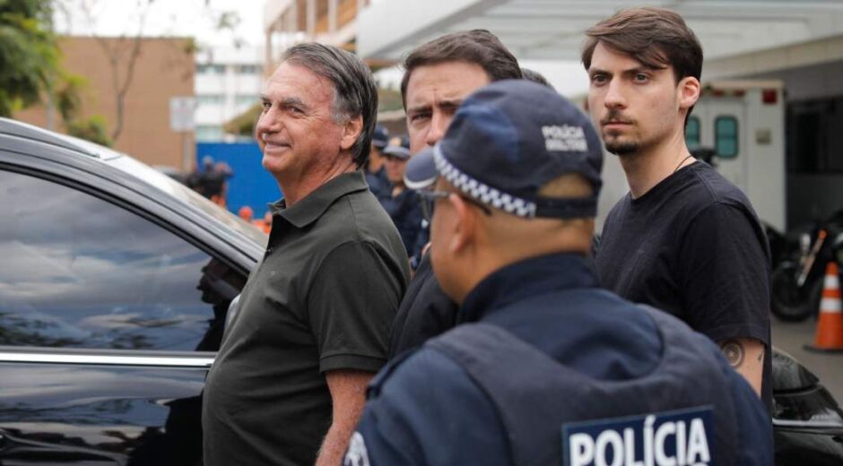 Moraes autoriza cirurgia de Bolsonaro, mas nega prisão domiciliar