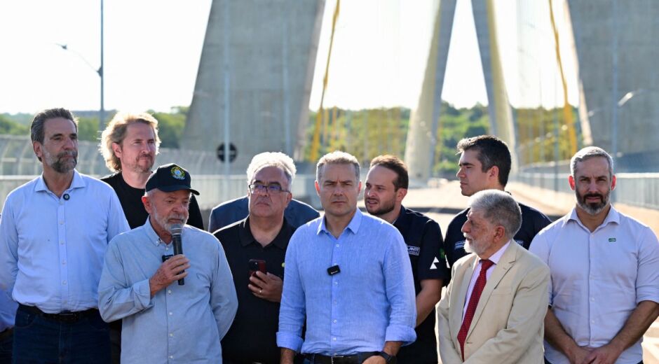 Lula inaugura ponte na fronteira com o Paraguai