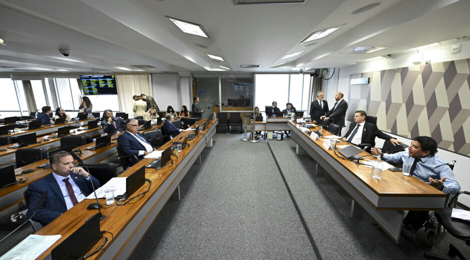 Dosimetria: texto que reduz pena de Bolsonaro avança no Senado e será analisado pelo plenário